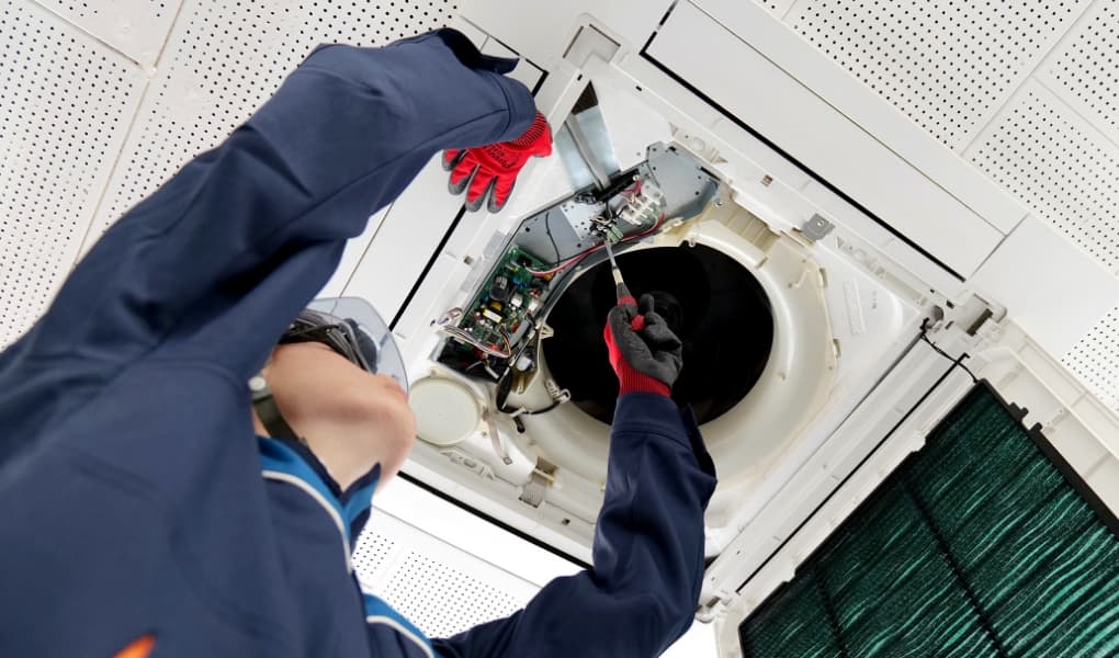 メンテナンス作業の様子