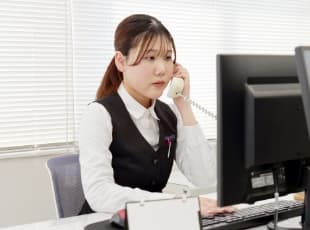 事務作業中の様子